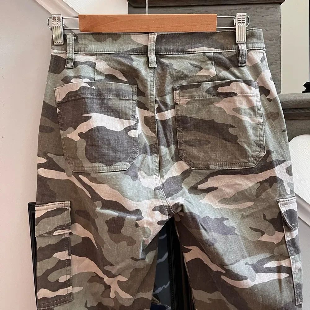 J. Crew Camo Vintage Straight Cargo Pants sz 26TโEUC